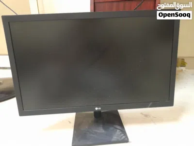 شاشة من شركة LG 22 بوصة من نوع LCD 2