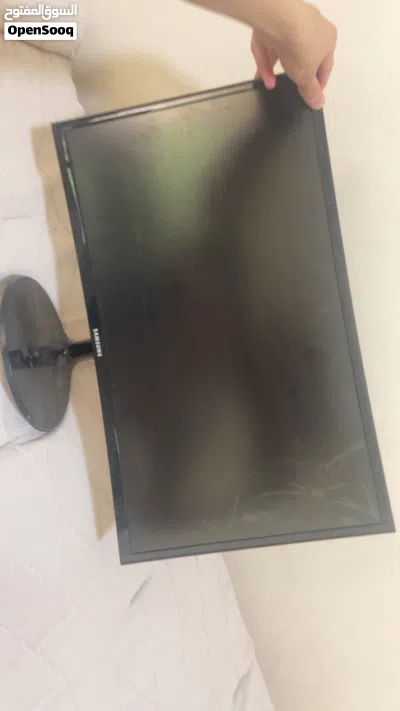 شاشة سامسونج كيرف 24 بوصة مكسورة للقطع موديل C24F390 2