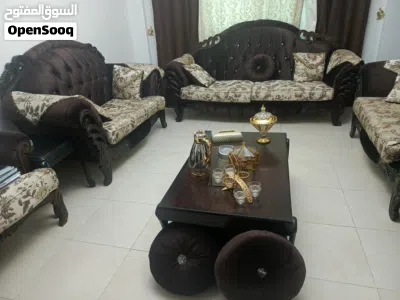 طقم كنب للبيع خشب زان وسويد حالة جيدة 2