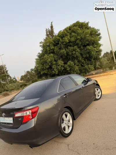 Toyota Camry SE 2