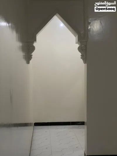 شقه للايجار ثلاثه غرف وحمام ومطبخ 3