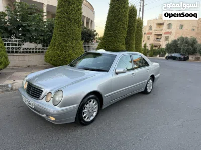 Mercedes Benz E-Class E 200 2