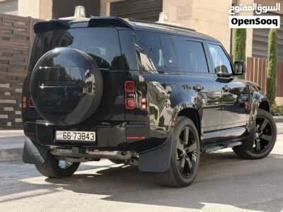 Land Rover Defender 110 2