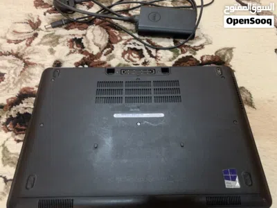 لاب توب للبيع نظيف ما يشكي من اي شيء اموره طيبه الوصف مهم 3