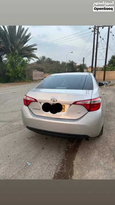 Toyota Corolla LE 4