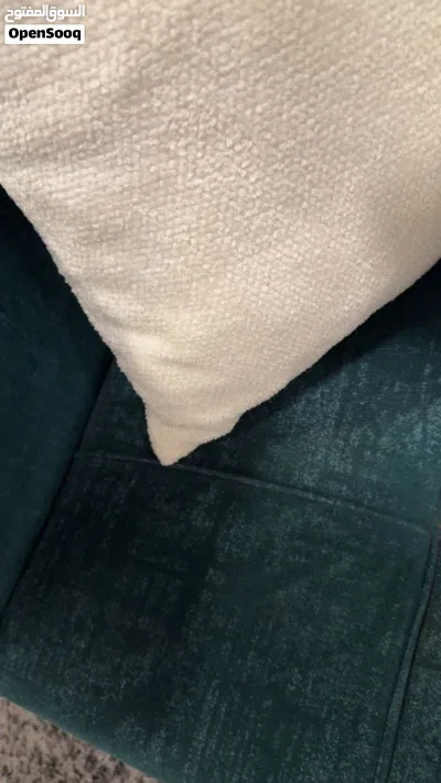 طقم كنب بلون جميل. 2