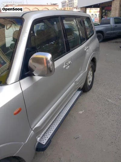 Mitsubishi Pajero GLS 3