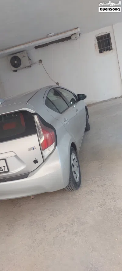 تويوتا بريوس Prius C 4