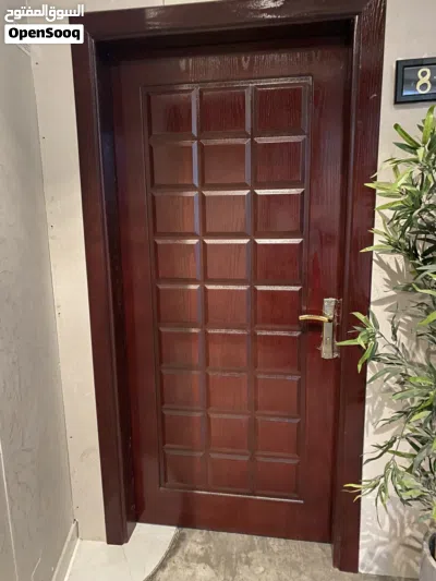 نجار جميع أعمال النجاره وتركيب عازل على الأبواب 4