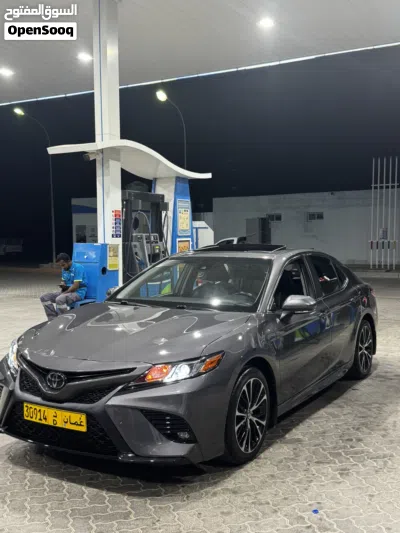 Toyota Camry SE 3