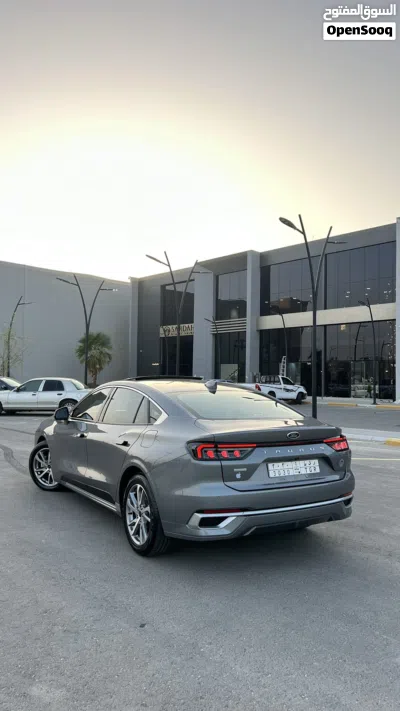 Ford Taurus Limited 4