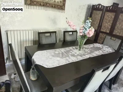 شقة مميزة و نظيفة جدا للبيع البناية على شارعين موقع مخدوم جدا طابق ثالث سطح معزول و برندتين 4