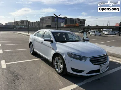 Ford Taurus SEL 3