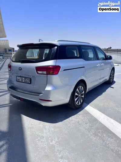 Kia Carnival SX Prestige 4