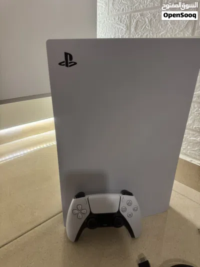 جهاز بليستيشن PS5 علي الشرط لا مفتوح ولا مصلح مع ايد اصليه بحاله الوكاله 4