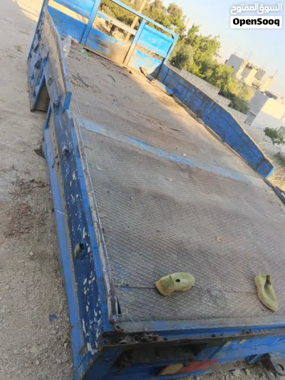 سطحة تركب على 813 او 814 طول 5 ونص 4