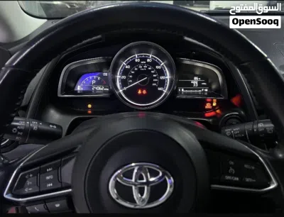 Toyota Yaris SE 2