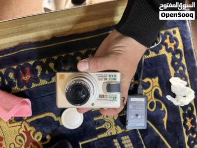 لُقطة لعشاق التصوير الكلاسيكي والـ Vintage: كاميرا Panasonic Lumix LX2 الأيقونية بعدسة 4