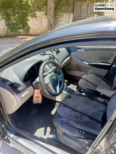 Hyundai Accent Standard 2