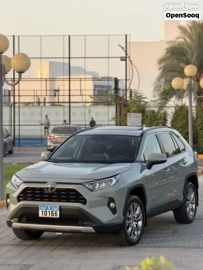 Toyota RAV 4 XLE 4