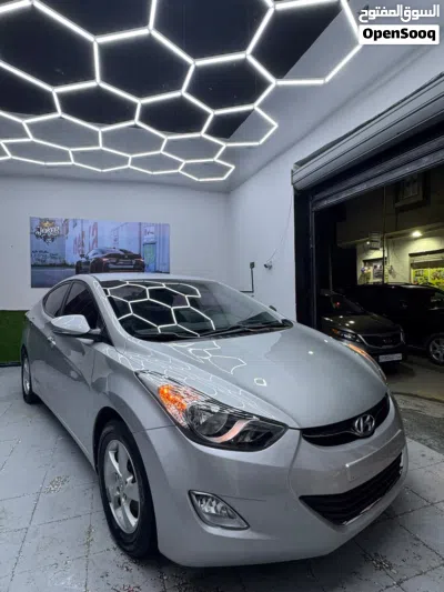Hyundai Avante Limited 3
