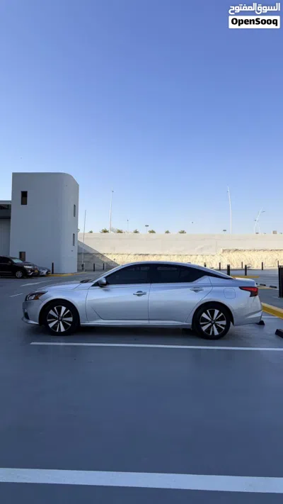 Nissan Altima SV 4
