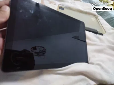 متوفر تاب استعمال خفيف بمواصفات عاليه بدون اي خدش او ضرر و الجهاز مش مفتوح معاه كرتونه و شاحن 3