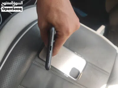 تلفون 11 عادي الله يبارك بطاريه نسبه 91 استعمل بسيط ميشكي من شي مش مفتوح استخدم عندي 3 اشهار 3