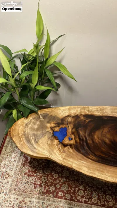 طاولة مصنوعة من الخشب الطبيعي 2
