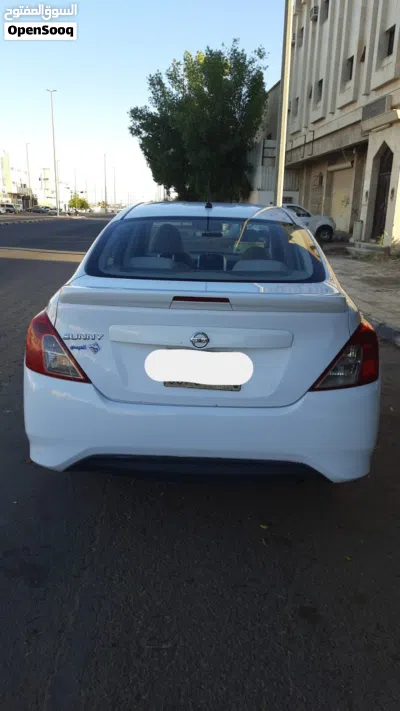 Nissan Sunny Standard 2