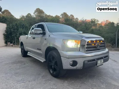 Toyota Tundra SR5 4