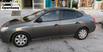 Hyundai Elantra Standard 2