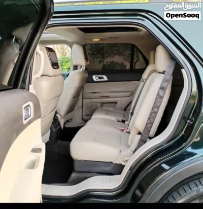 Ford Explorer XLT 4