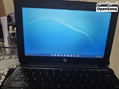 I want to sell my laptop 300 aed you can bargaining also screen damage issue 4