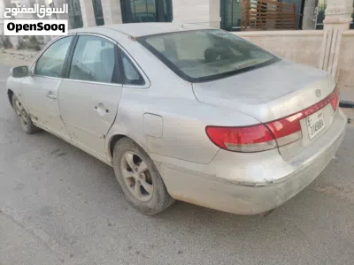 هيونداي ازيرا Standard 4