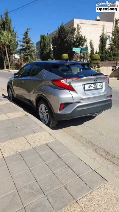 Toyota C-HR Standard 3