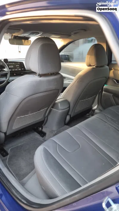 Hyundai Elantra Standard 4