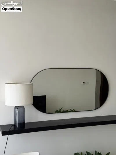 The Mirror and shelf are quite new. (In a very good condition) 2