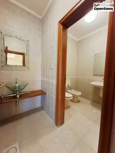 شقة طابقية مميزة/ 4نوم 2