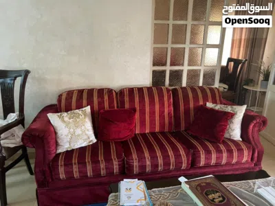للبيع من المالك مباشرة: طقم صالون ضيوف أنيق جدا و متكامل (بحالة الوكالة - منجّد حديثاً) 2