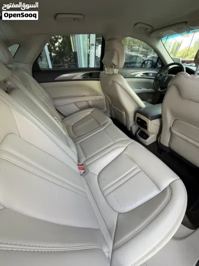 Lincoln MKZ Premiere 3