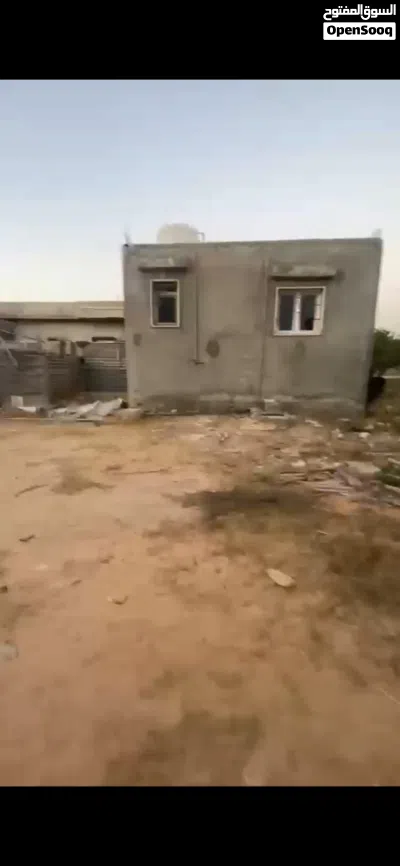 قطعة ارض بها استوديو 3