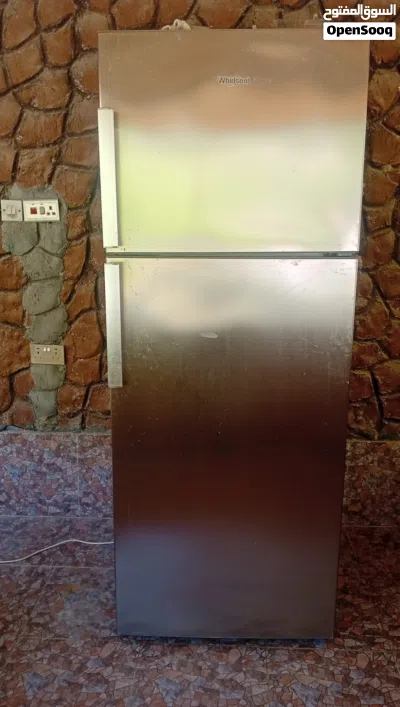 للبيع عدد 2 ثلاجات كبار واحد خربان وثاني شغال للعلم استخدام مزرعة 4