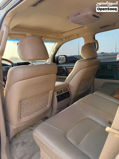 Toyota Land Cruiser GXR 2