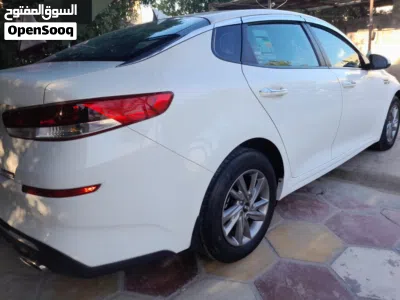 Kia K5 EX 2