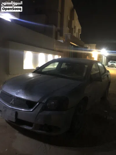 Mitsubishi Galant DL 3