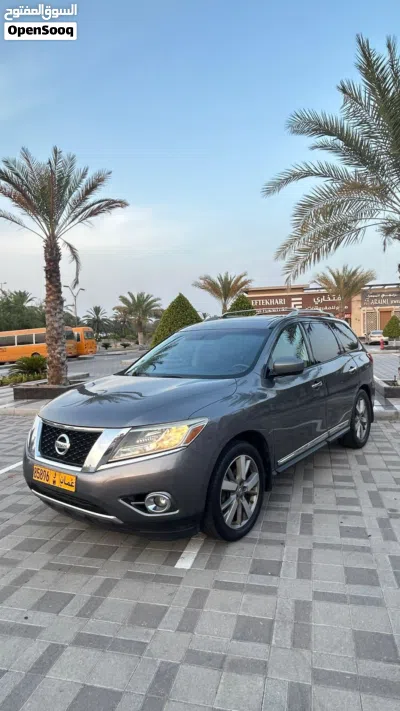 Nissan Pathfinder SV 4