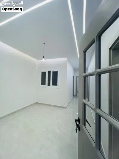 آخر شقتين دور تالت 2500في سبعه خلف سجن الجديدة او مدخل طريق المشتل 4