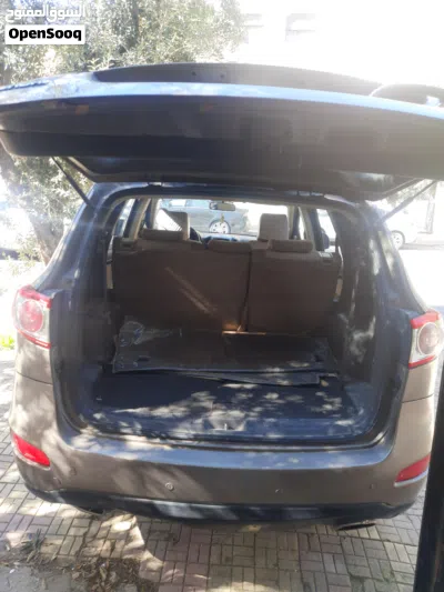 Hyundai Grand Santa Fe 4