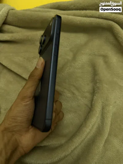 IPHONE 17 pro max 4